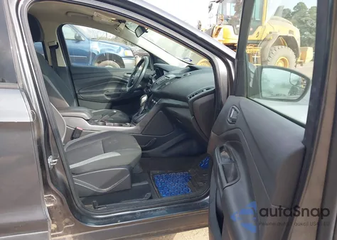 2016 Ford Escape S z USA, uszkodzony, nr VIN 1FMCU0F74GUB37107